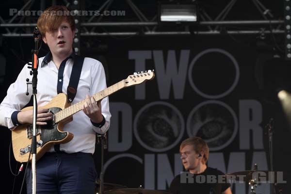 TWO DOOR CINEMA CLUB - 2010-08-28 - SAINT CLOUD - Domaine National - Scene de la Cascade - 